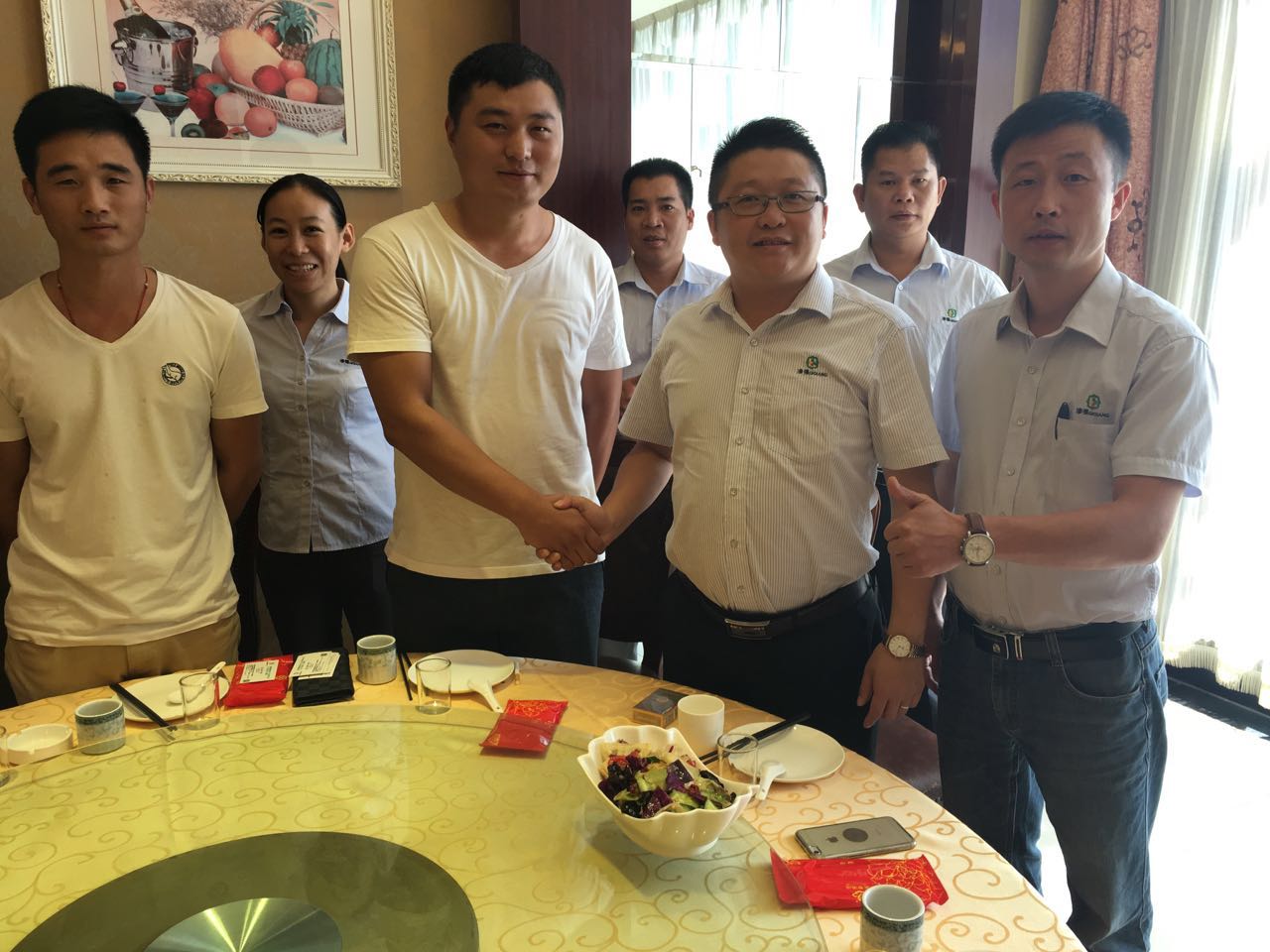 色虎看片软件化工色虎视频APP下载漆厂家河北石家庄走访客户