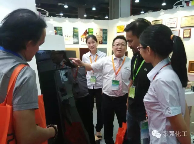 色虎看片软件化工亮光漆厂家中博会现场